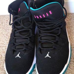 Jordans Max Aura